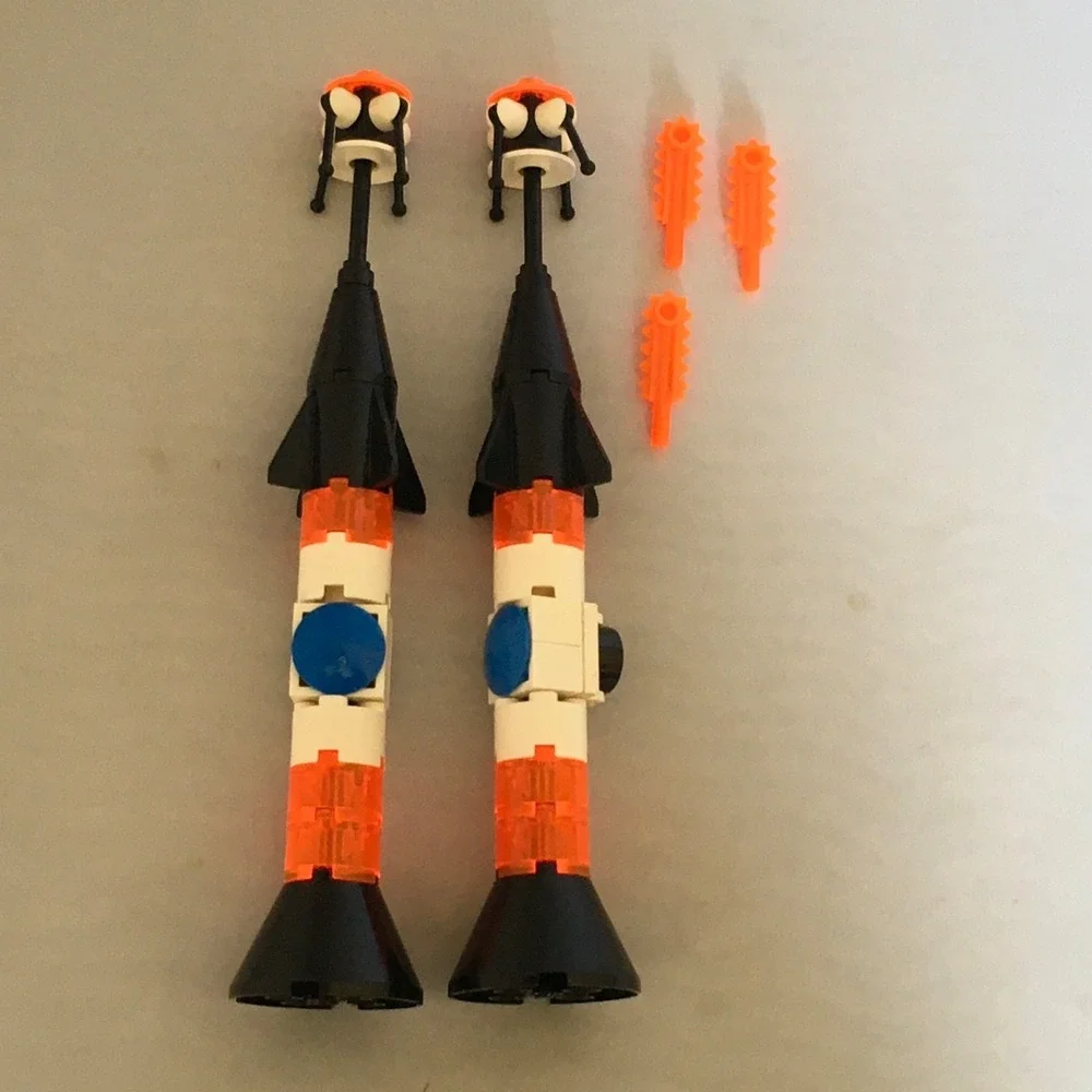 Space LEGO Ice Planet 2002 Ice Station Odyssey (6983)